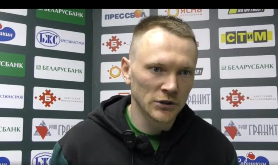 Футбол Беларуси. Юденков на просмотре в брестском "Динамо", Аусси продолжит карьеру в "Верасе" 