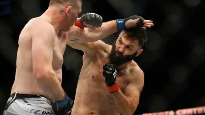 Белорусский боец Андрей Орловский вышел на серию побед в UFC