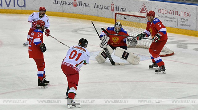 Столовые приборы, алкоголь и секс-игрушки на Рождественском турнире по хоккею