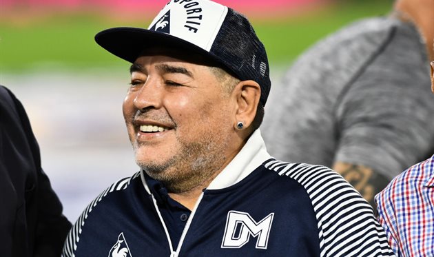 Футбол. Марадона госпитализирован в больницу Ла-Платы