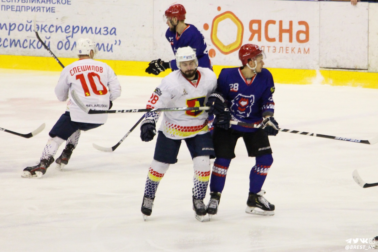 Хоккей Беларуси. "Юность" всухую обыграла "Брест"